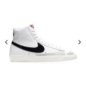 BNWT - Nike Women's Blazer Mid 77 Shoes